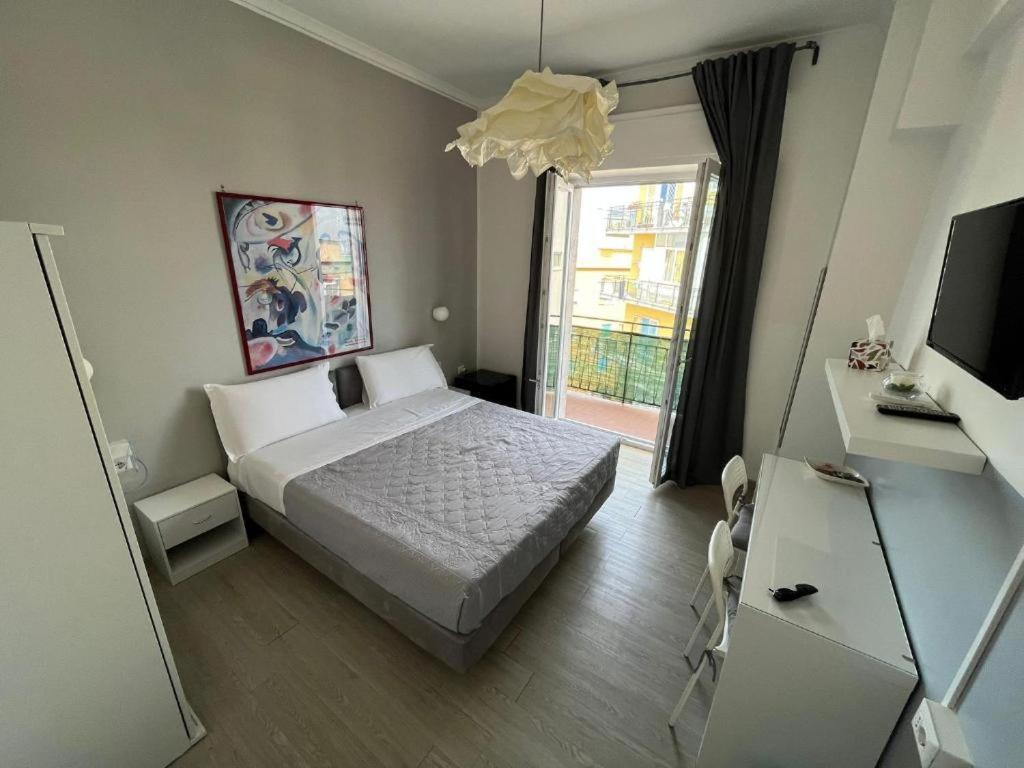 F.Rooms Napoli Bagian luar foto