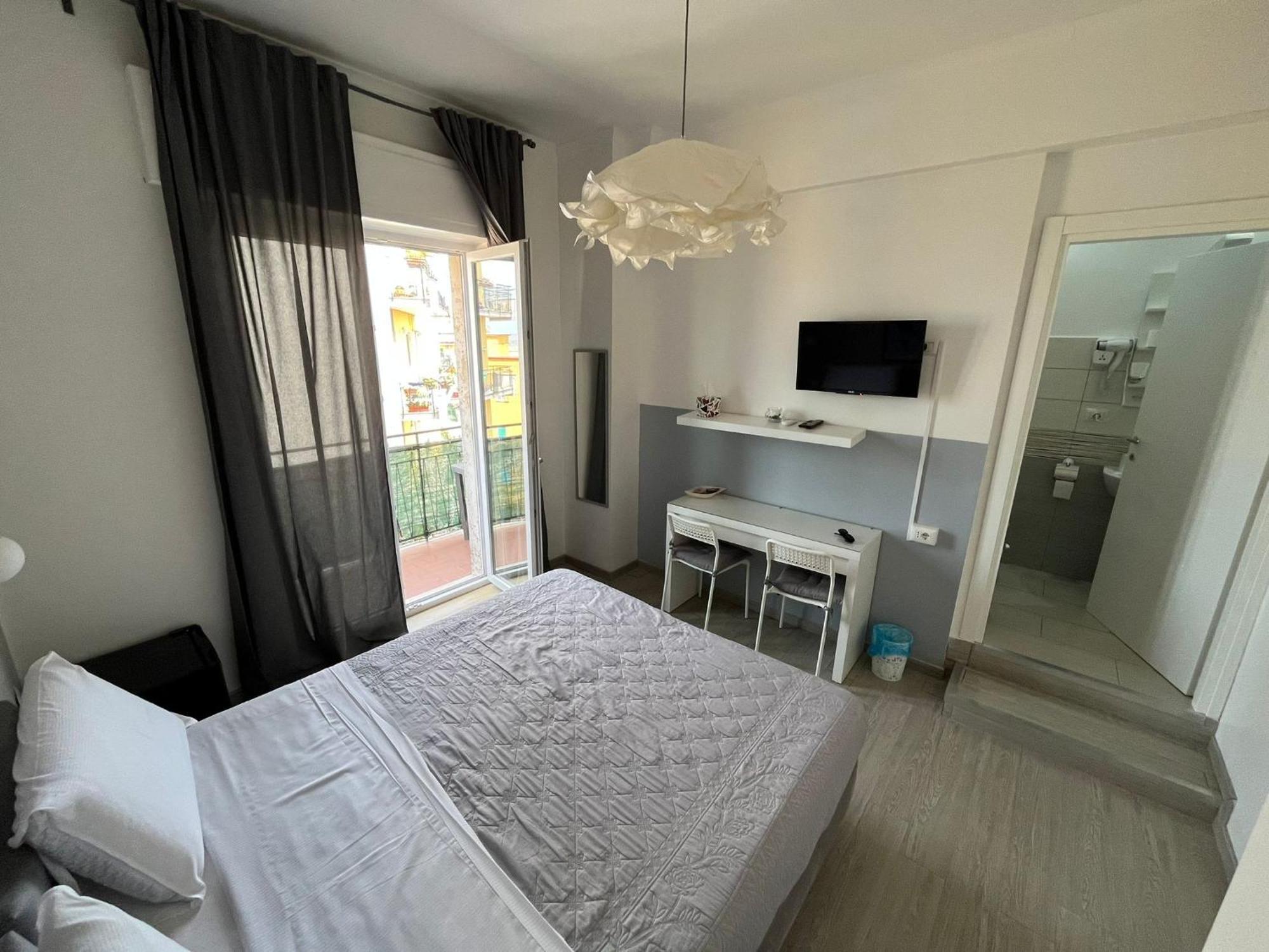 F.Rooms Napoli Bagian luar foto