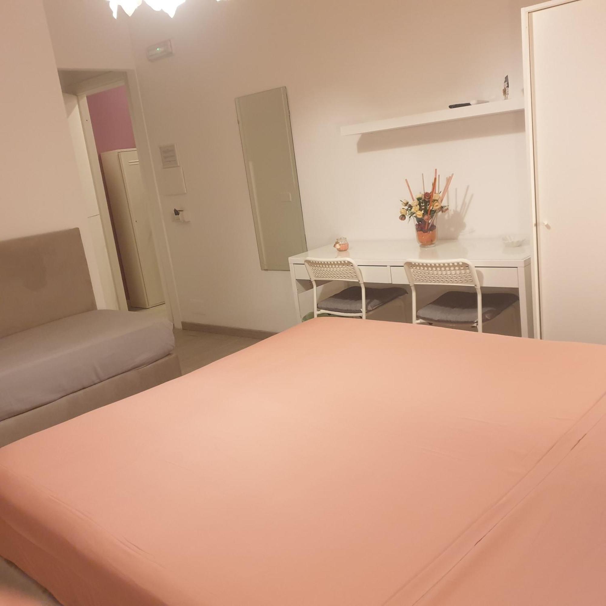 F.Rooms Napoli Bagian luar foto
