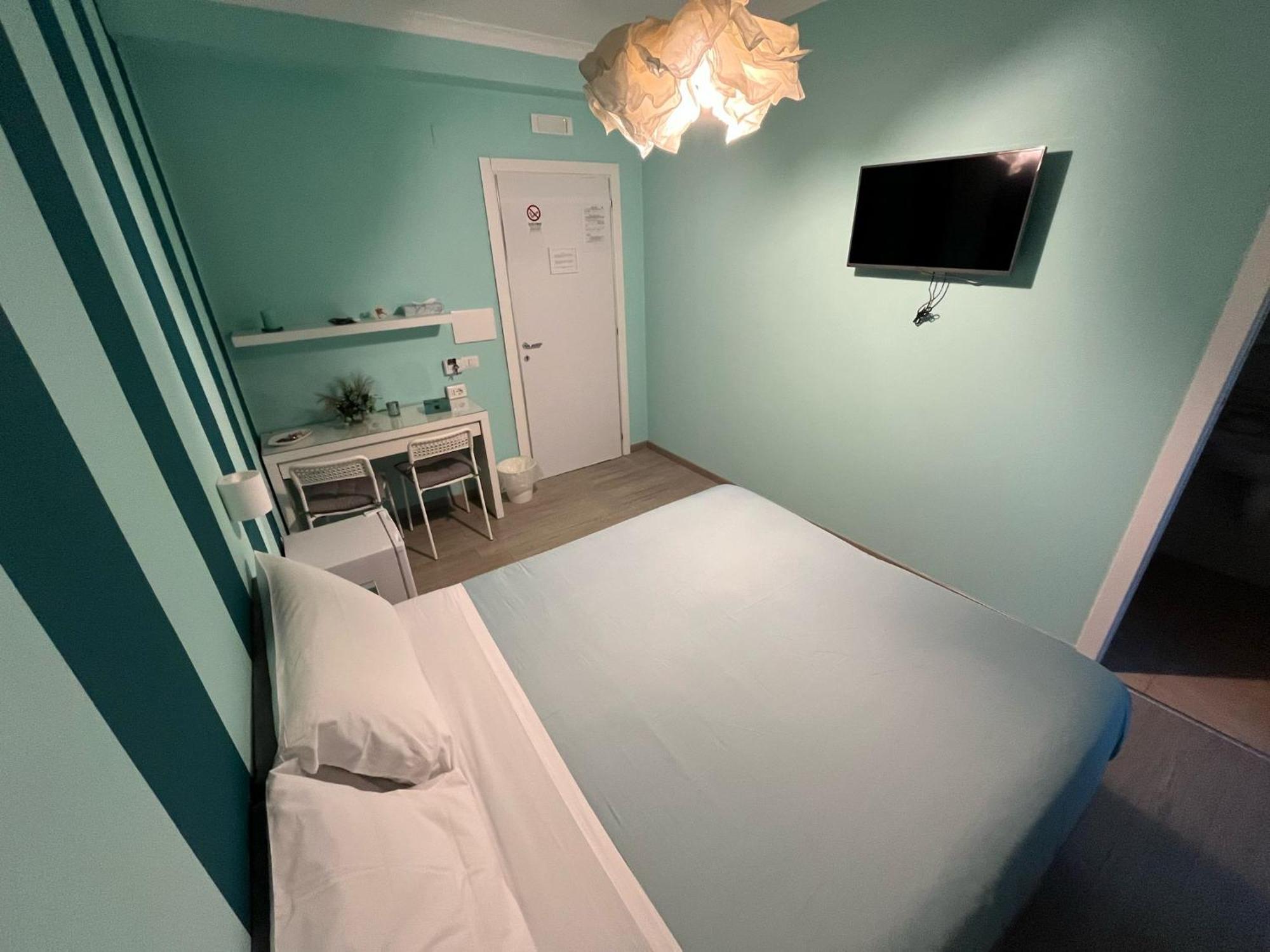 F.Rooms Napoli Bagian luar foto
