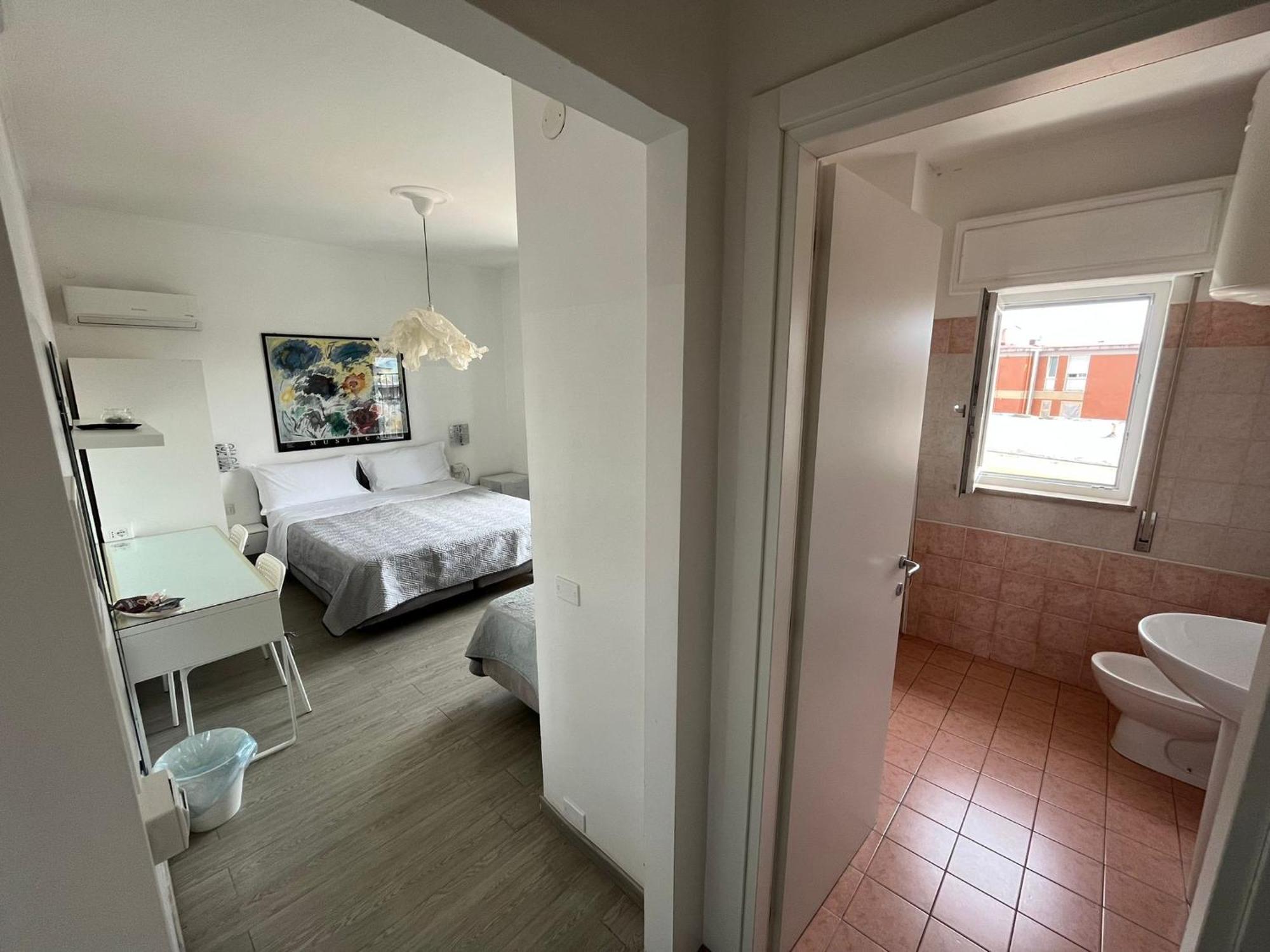 F.Rooms Napoli Bagian luar foto