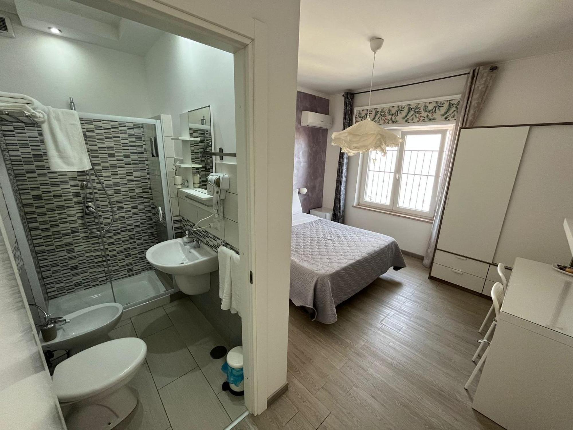 F.Rooms Napoli Bagian luar foto